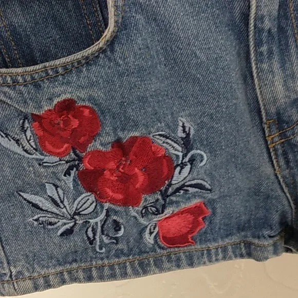 H&M Coachella High Rise Rose Embroidered Jean Shorts Size 8 Festival Boho - Picture 3 of 6